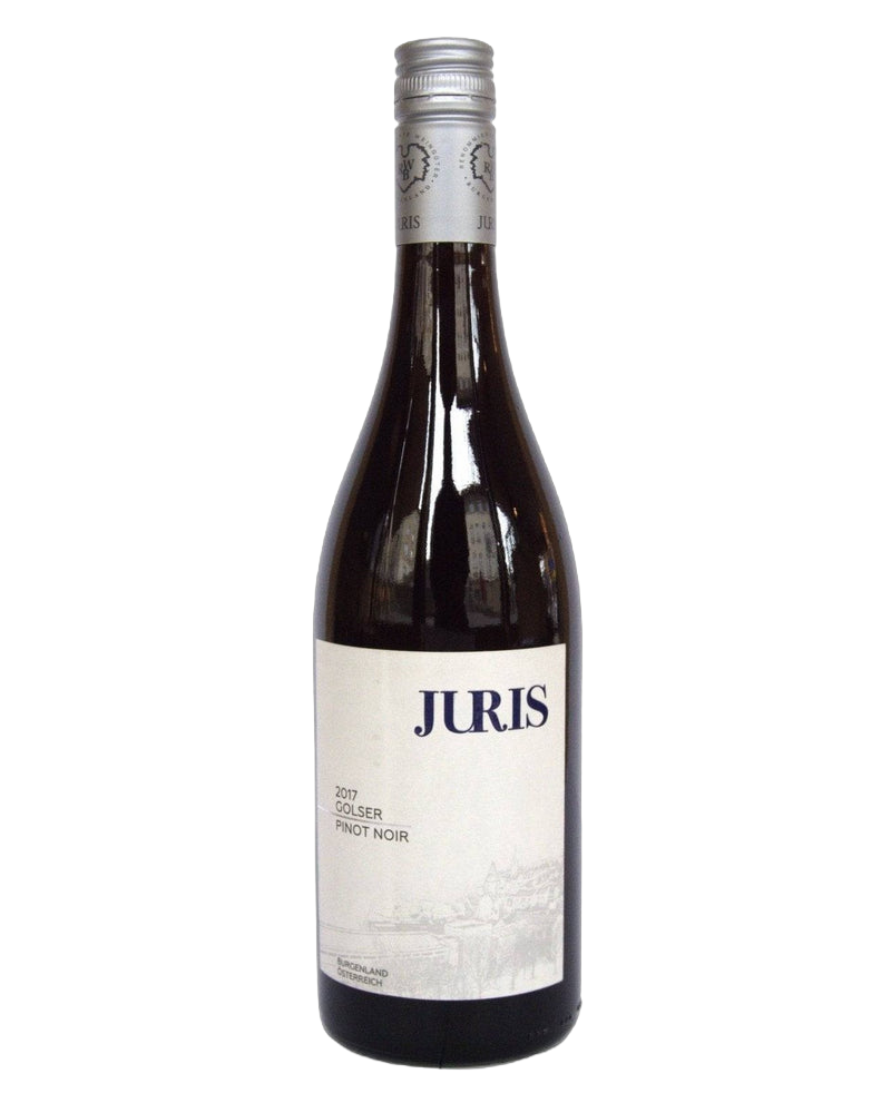 Juris Golser Pinot Noir 2017 Rotwein in einem Weinglas, dunkle Farbe, elegant und fruchtig, auf einem Weintisch präsentiert