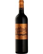 Rotwein Château d'Issan 2020, 3e Cru Classé, Margaux AC, im Weinglas, dunkle Farbe, elegant und vollmundig