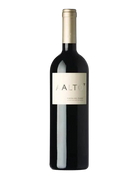 Bodegas Aalto Aalto 2022 Magnum Rotwein in einer Flasche mit dunklem Rotwein im Glas, elegante Weinflasche vor neutralem Hintergrund