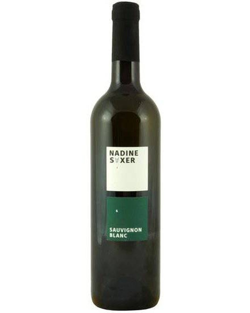 Weingut Nadine Saxer Riesling 2023 Weisswein in einer Flasche, hellgelbe Farbe, ideal für Weinliebhaber.